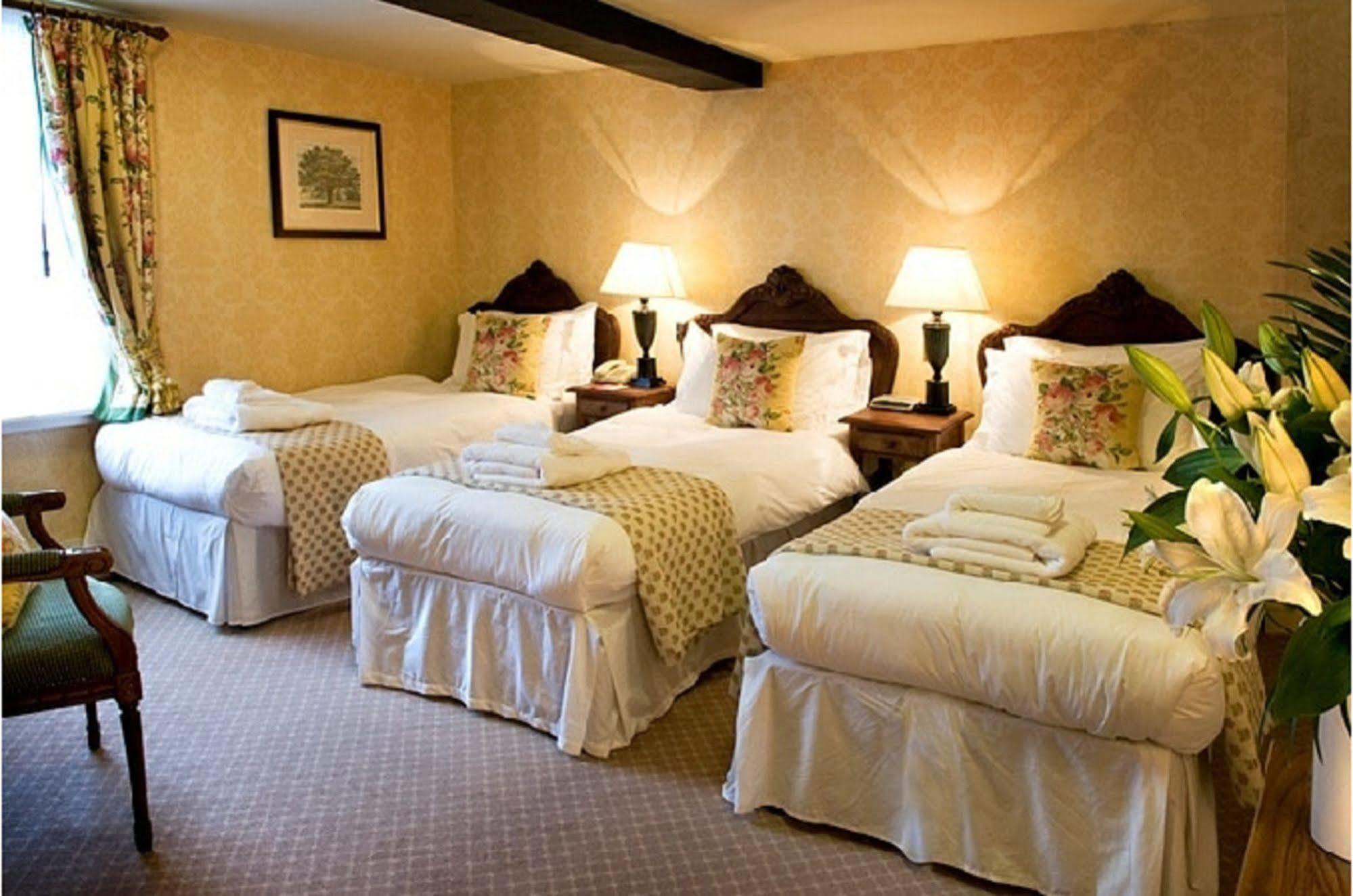 The Bear Hotel Devizes Zewnętrze zdjęcie