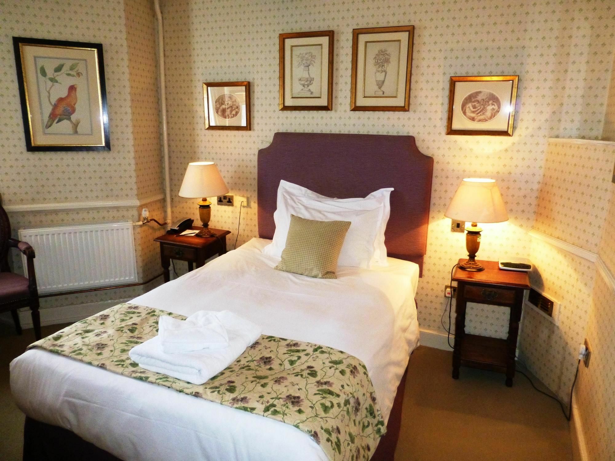 The Bear Hotel Devizes Zewnętrze zdjęcie